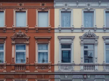 Fassade von Adlarus Bau